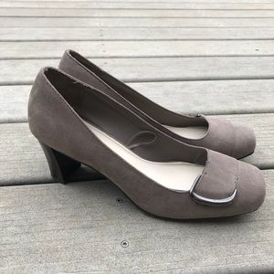 Croft & Barrow Gray Faux Suede Block Heels Size 9